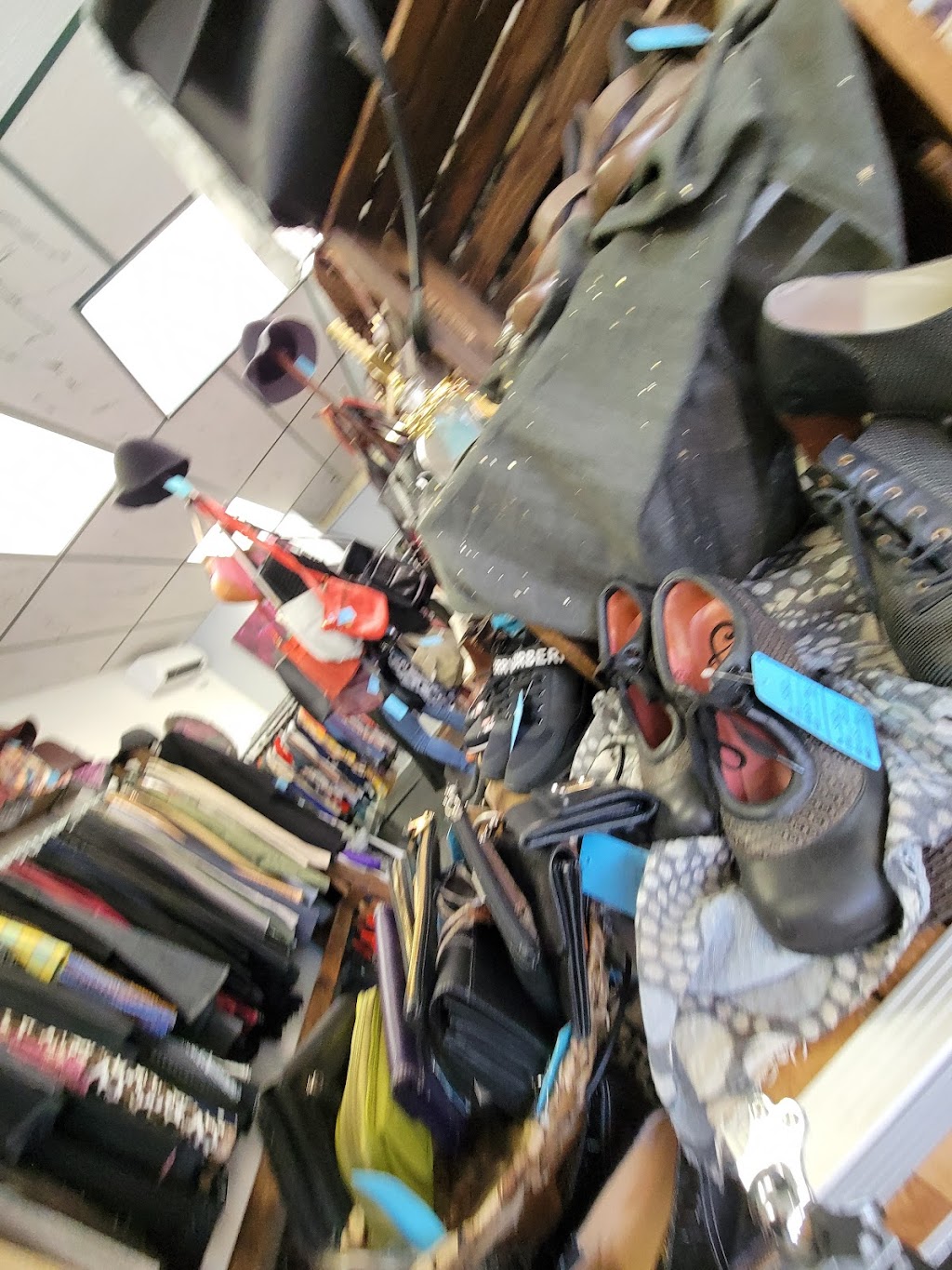 Blue Sky Consignment | 4493 Marine Ave Unit C, Powell River, BC V8A 2K1, Canada | Phone: (604) 223-1459