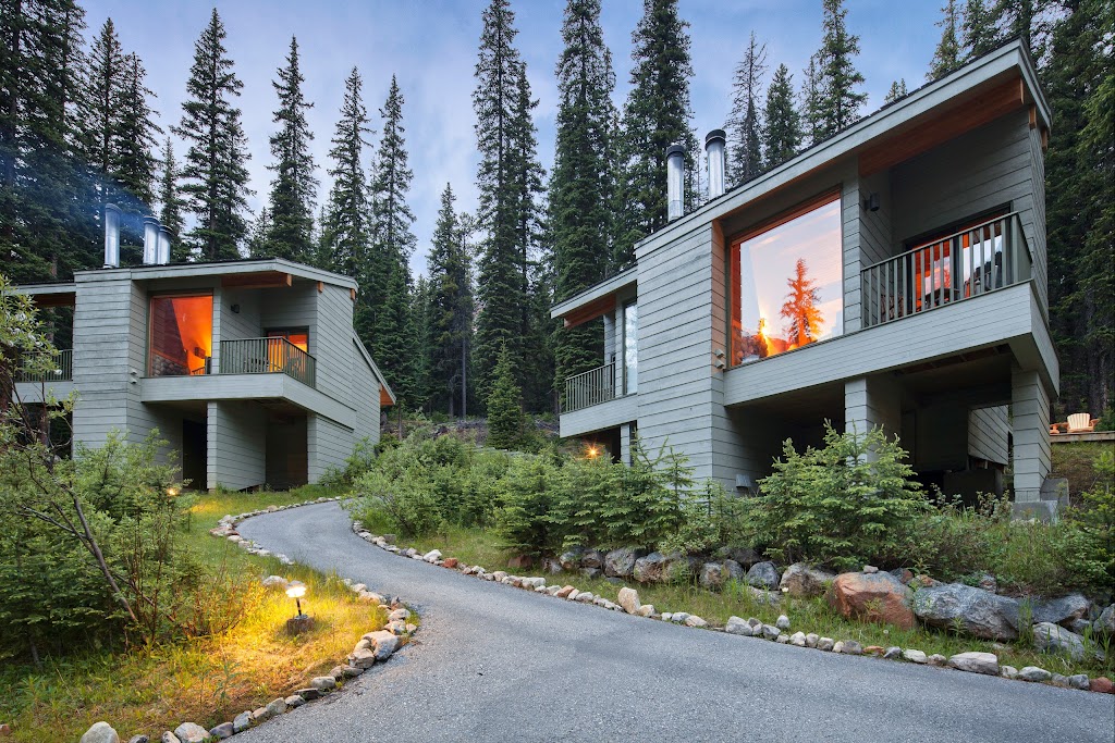 Moraine Lake Lodge | 1 Moraine Lake Rd, Lake Louise, AB T0L 1E0, Canada | Phone: (403) 522-3733