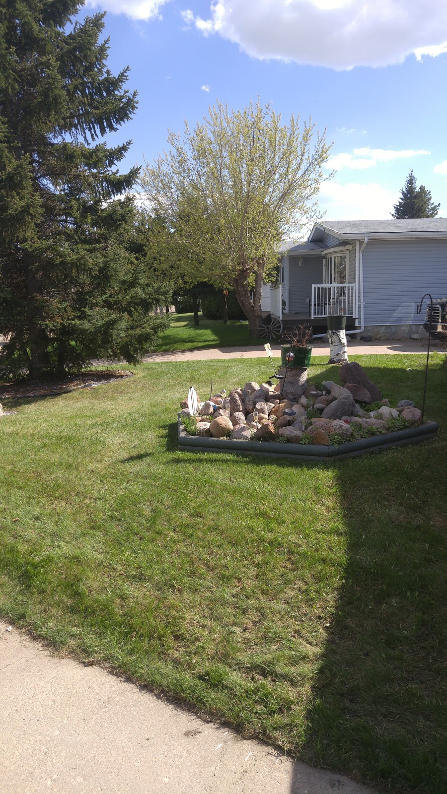 Bray-Meg Lawn Care Ltd | 47 st, 57 Ave, Tofield, AB T0B 4J0, Canada | Phone: (780) 920-9820