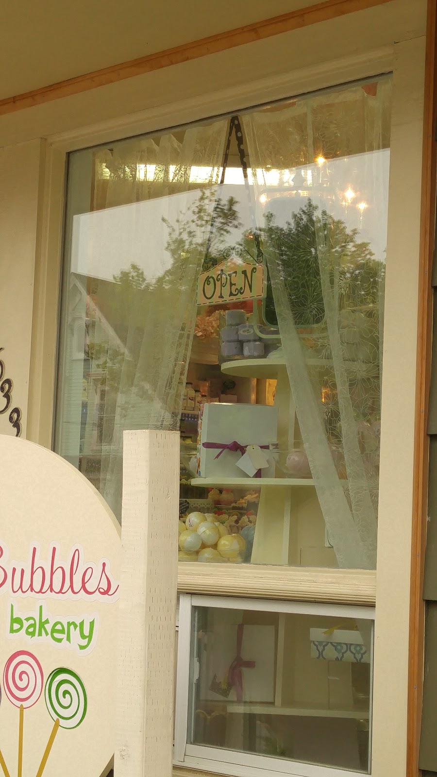 Sugar Bubbles Bath Bakery | 633 Main St, Mahone Bay, NS B0J 2E0, Canada | Phone: (902) 821-7837