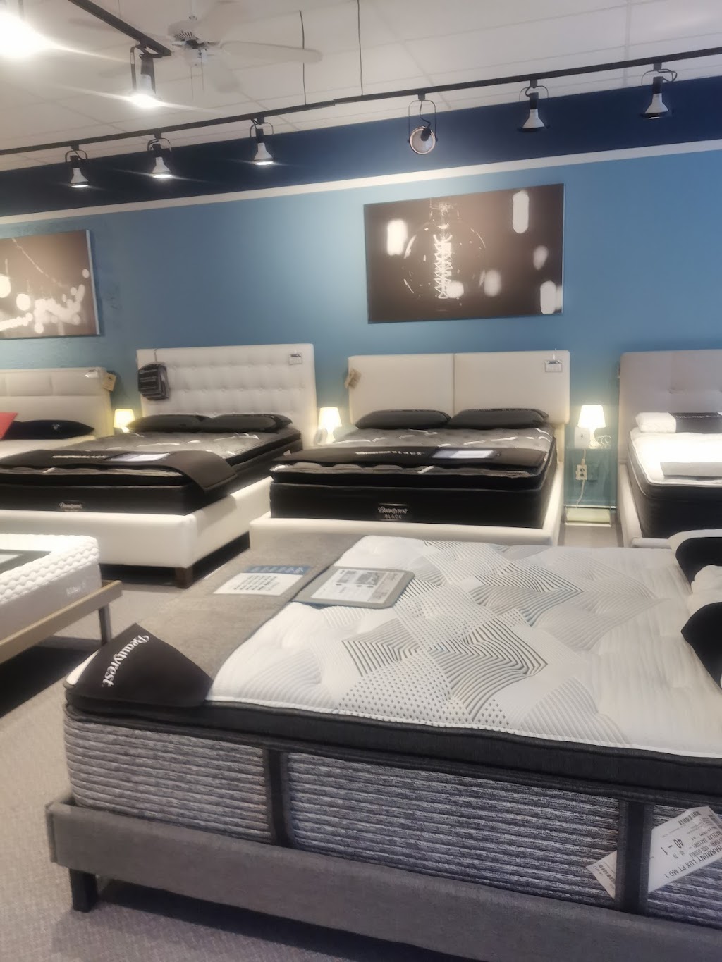 Matelas Bonheur | 1448 Rue Fleury E, Montréal, QC H2C 1R8, Canada | Phone: (514) 388-9077