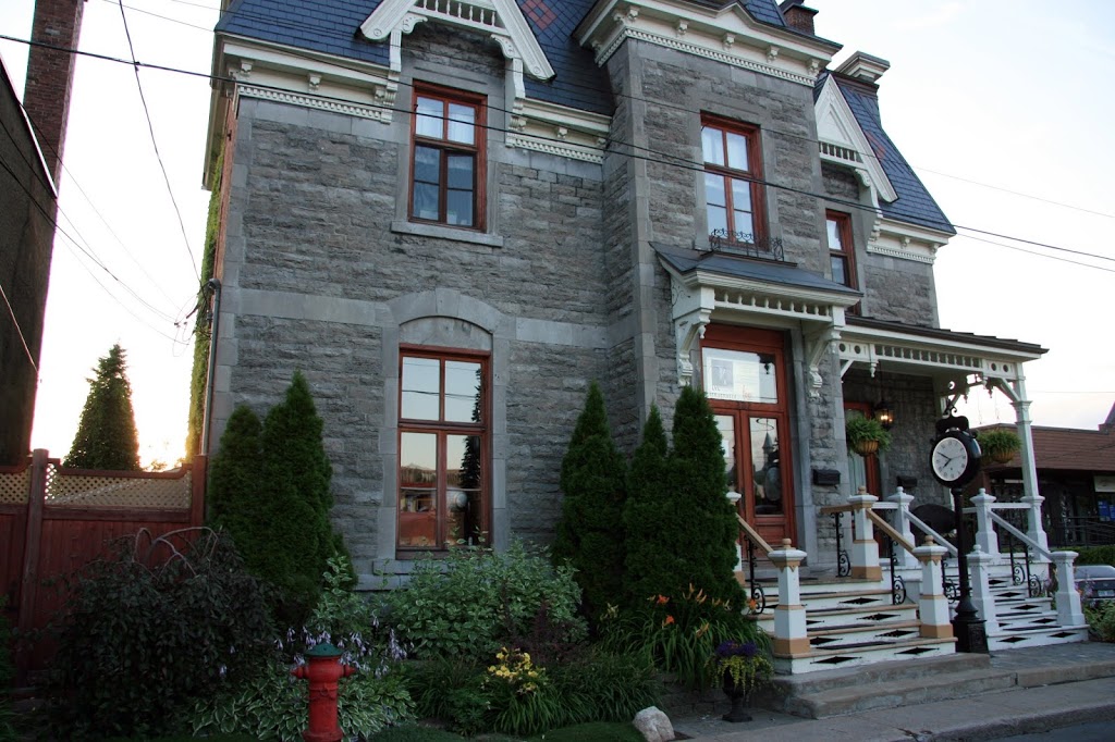 Théâtre du Vieux La Prairie | 247 Rue Sainte-Marie, La Prairie, QC J5R 1G1, Canada | Phone: (450) 444-6722