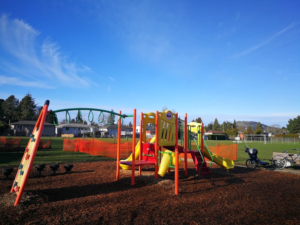 Campus View Elementary School | 3900 Gordon Head Rd, Victoria, BC V8P 4X3, Canada | Phone: (250) 477-0178