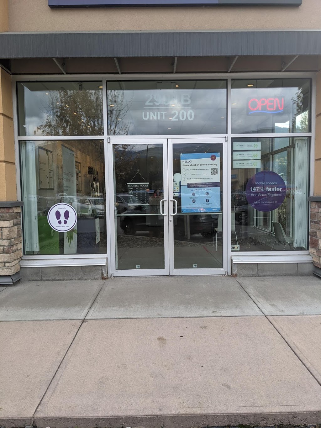 Tom Harris TELUS & Koodo Store | 2991 10 Ave SW #200, Salmon Arm, BC V1E 3J9, Canada | Phone: (250) 833-1868