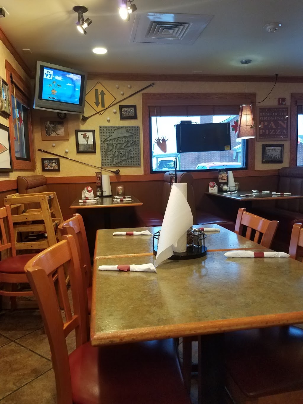 Pizza Hut | 5565 Camp Rd, Hamburg, NY 14075, USA | Phone: (716) 648-4120