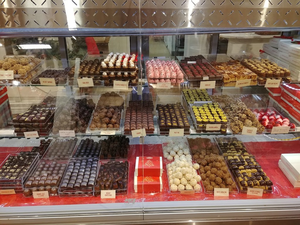 Chocolats Favoris | 32 Avenue Bégin, Lévis, QC G6Y 4B8, Canada | Phone: (418) 833-2287