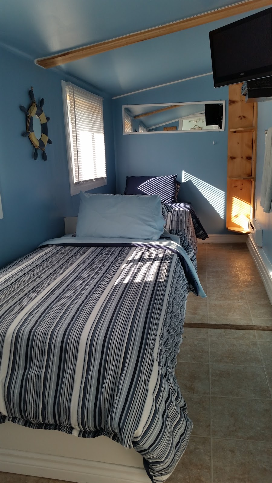 Plovers Cove Cottage | 23 Dunkerron Avenue, Wasaga Beach, ON L9Z 2H4, Canada | Phone: (888) 242-4288