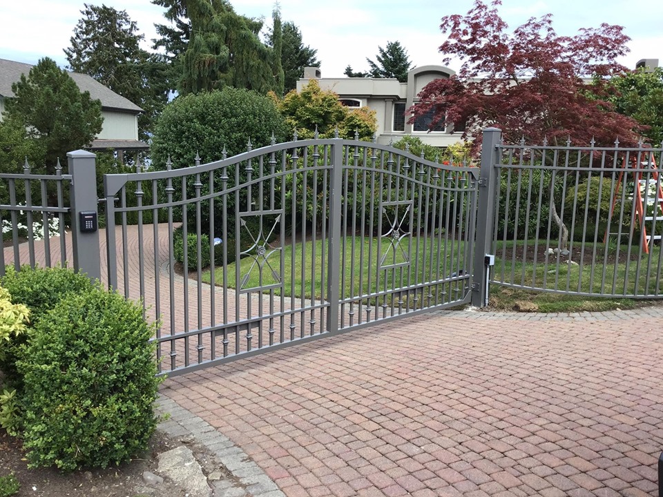 Tedford Overhead Doors & Gates | 1-755 Vanalman Ave, Victoria, BC V8Z 3B8, Canada | Phone: (778) 401-5103