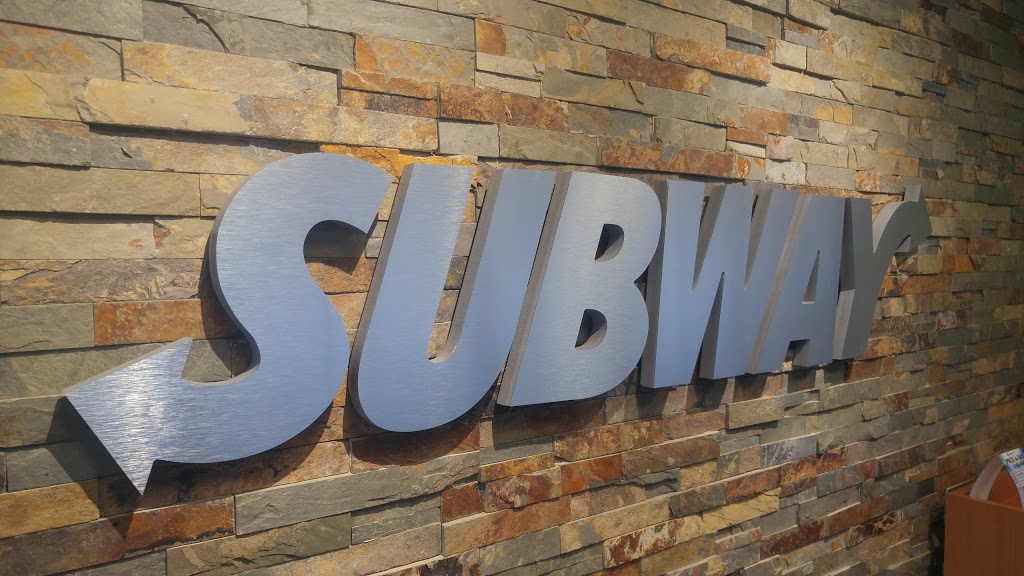 Subway | Petro Canada Gas/Convenience Store, 5555 Kennedy Rd, Mississauga, ON L4Z 3E1, Canada | Phone: (905) 501-9996