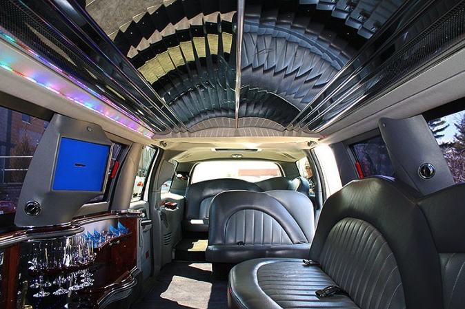 Barrie Executive Limousine | 369 Huronia Rd, Barrie, ON L4N 8Z1, Canada | Phone: (705) 722-5466