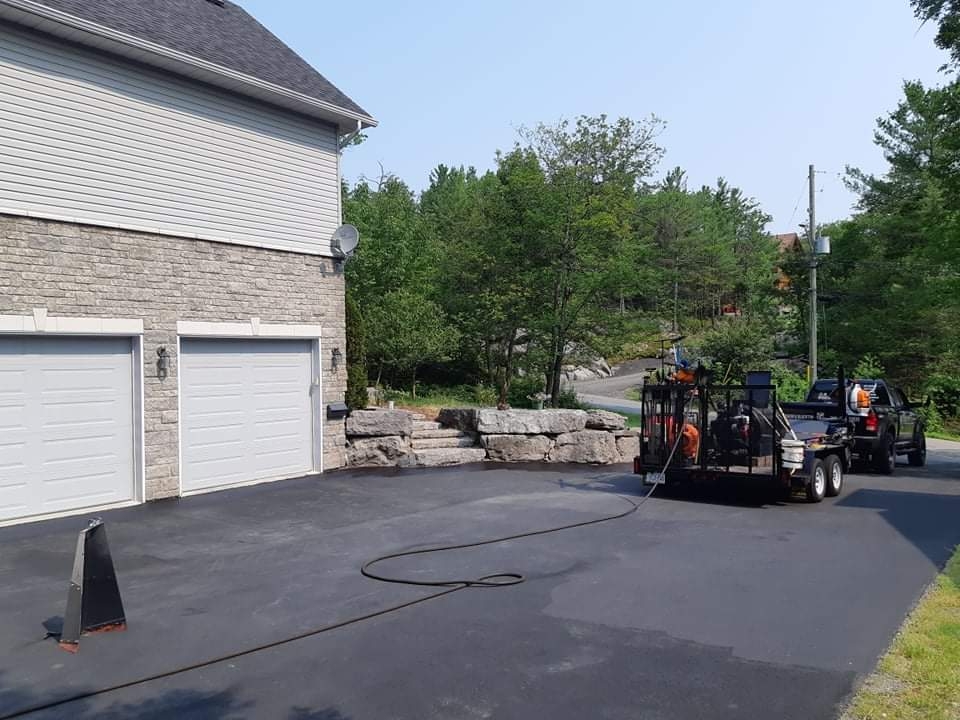 Muskoka Blacktop services | 21A Railway Ave, Parry Sound, ON P2A 2R7, Canada | Phone: (705) 774-5809