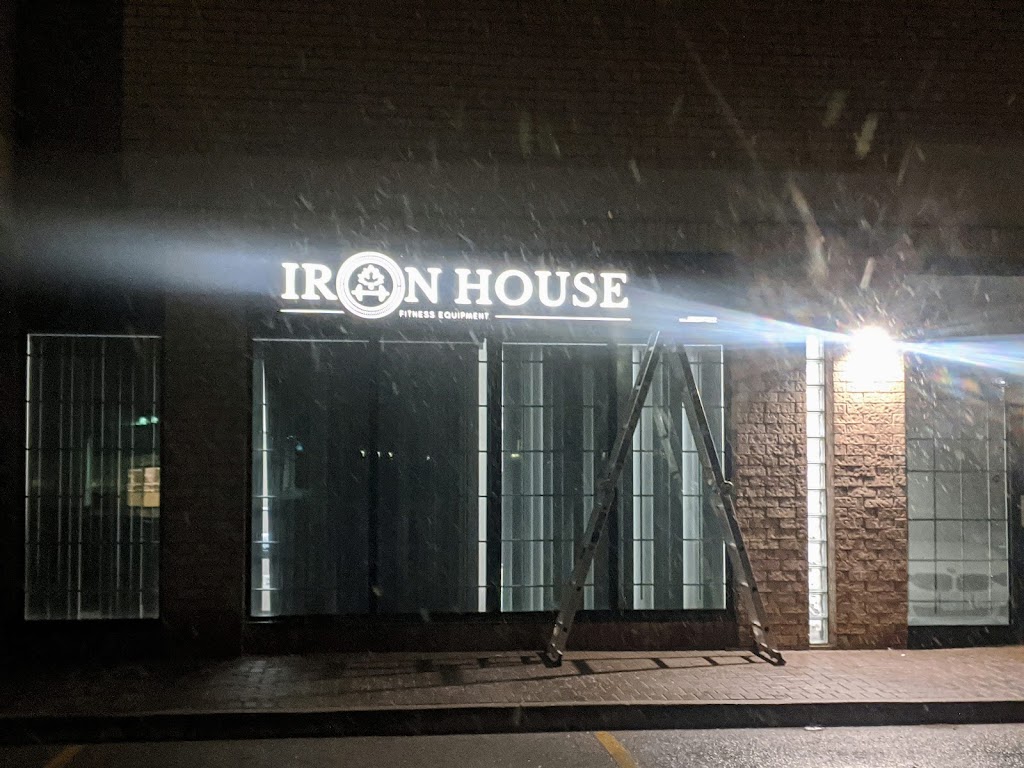 Iron House Fitness Toronto | 2500 Meadowpine Blvd Unit 4, Mississauga, ON L5N 6C4, Canada | Phone: (416) 333-8602