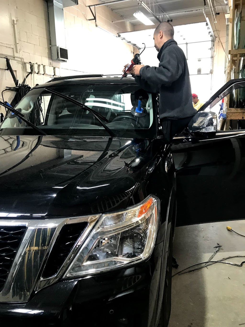 Wind Auto Glass Repair & Windshield Replacement | 155 Norfinch Dr #5, North York, ON M3N 1Y2, Canada | Phone: (416) 578-5684