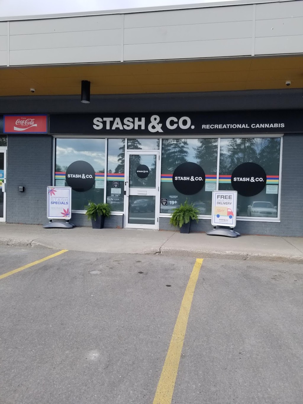 Stash & Co. - Port Hope | 123 Toronto Rd, Port Hope, ON L1A 3S5, Canada | Phone: (613) 292-4733