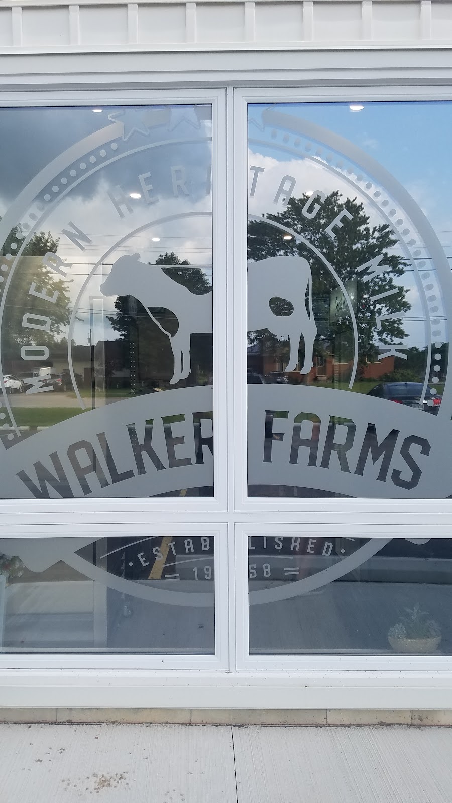 Walker Dairy Bar | 564 Talbot St E, Aylmer, ON N5H 2W1, Canada | Phone: (519) 765-1230