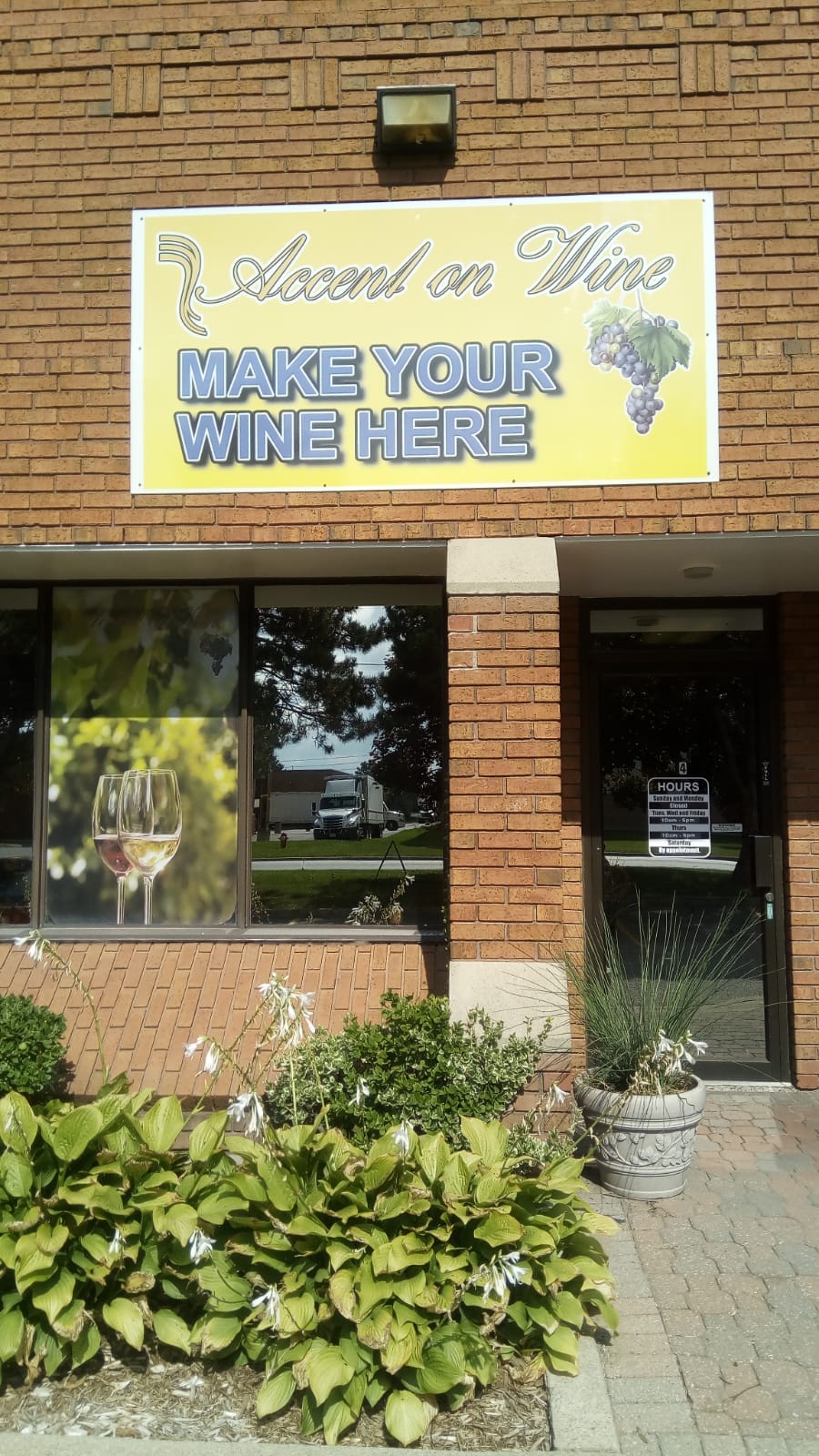 Accent On Wine | 1 Regan Rd Unit #4, Brampton, ON L7A 1B8, Canada | Phone: (905) 840-7057