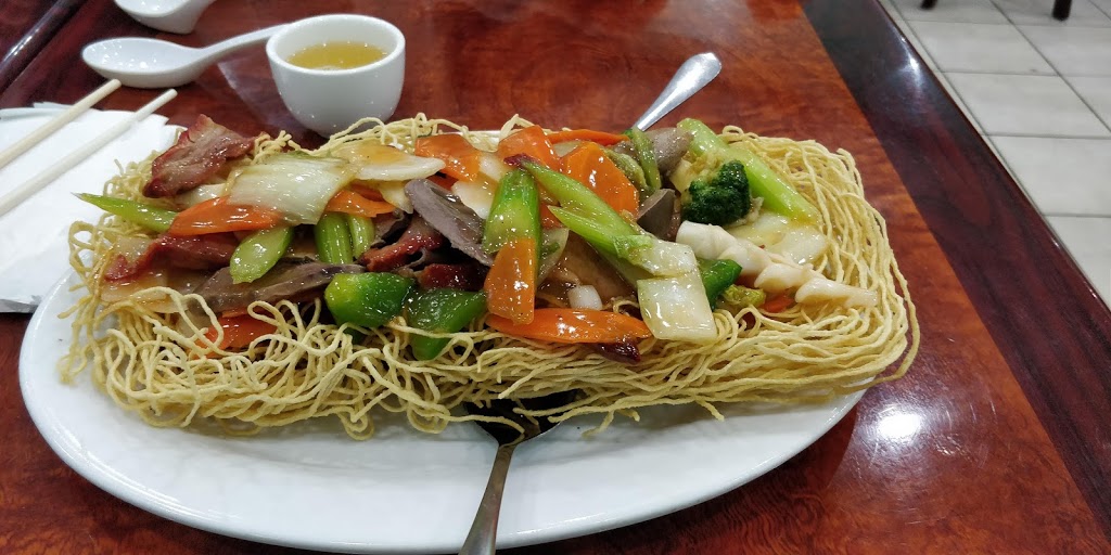 Pho Mi Binh Minh | 680 Silver Creek Blvd, Mississauga, ON L5A 3Z1, Canada | Phone: (905) 281-7177