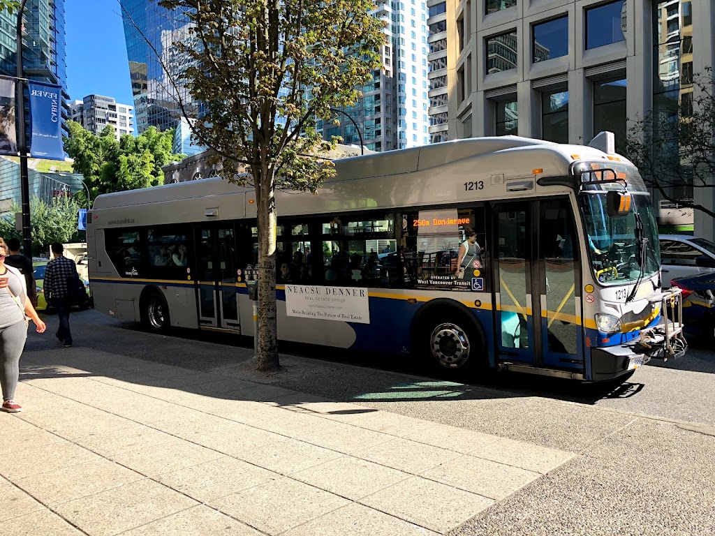 Blue Bus | West Vancouver | 221 Lloyd Ave, North Vancouver, BC V7P 3M2, Canada | Phone: (604) 985-7777