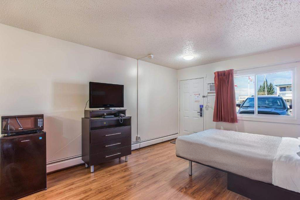 MOTEL BO (Camrose) | 6216 48 Ave, Camrose, AB T4V 0K6, Canada | Phone: (780) 672-3377