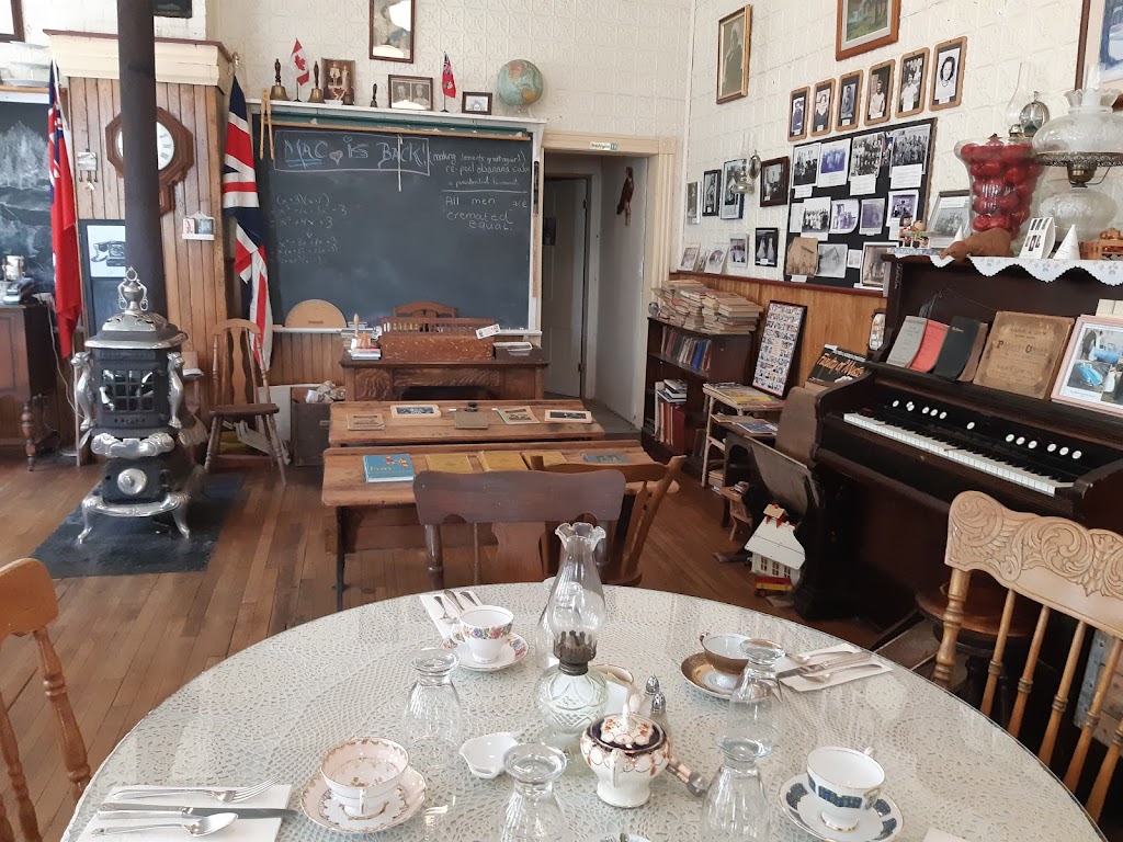 The Old Ormsby Schoolhouse Tea Room | 3084 Old Hastings Rd, Coe Hill, ON K0L 1P0, Canada | Phone: (613) 337-5067