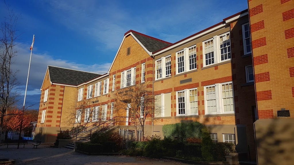 Florence Nightingale Elementary School | 2740 Guelph St, Vancouver, BC V5T 3P7, Canada | Phone: (604) 713-5290