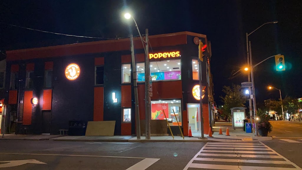 Popeyes Louisiana kitchen | 2221 Bloor St W, Toronto, ON M6S 1N7, Canada | Phone: (416) 762-3444