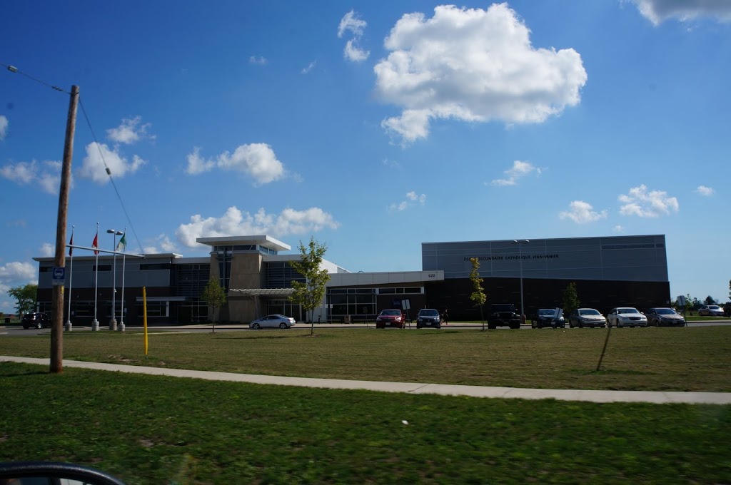 École Secondaire Catholique Jean-Vanier | 620 River Road, Welland, ON L3B 5N4, Canada | Phone: (905) 714-7882