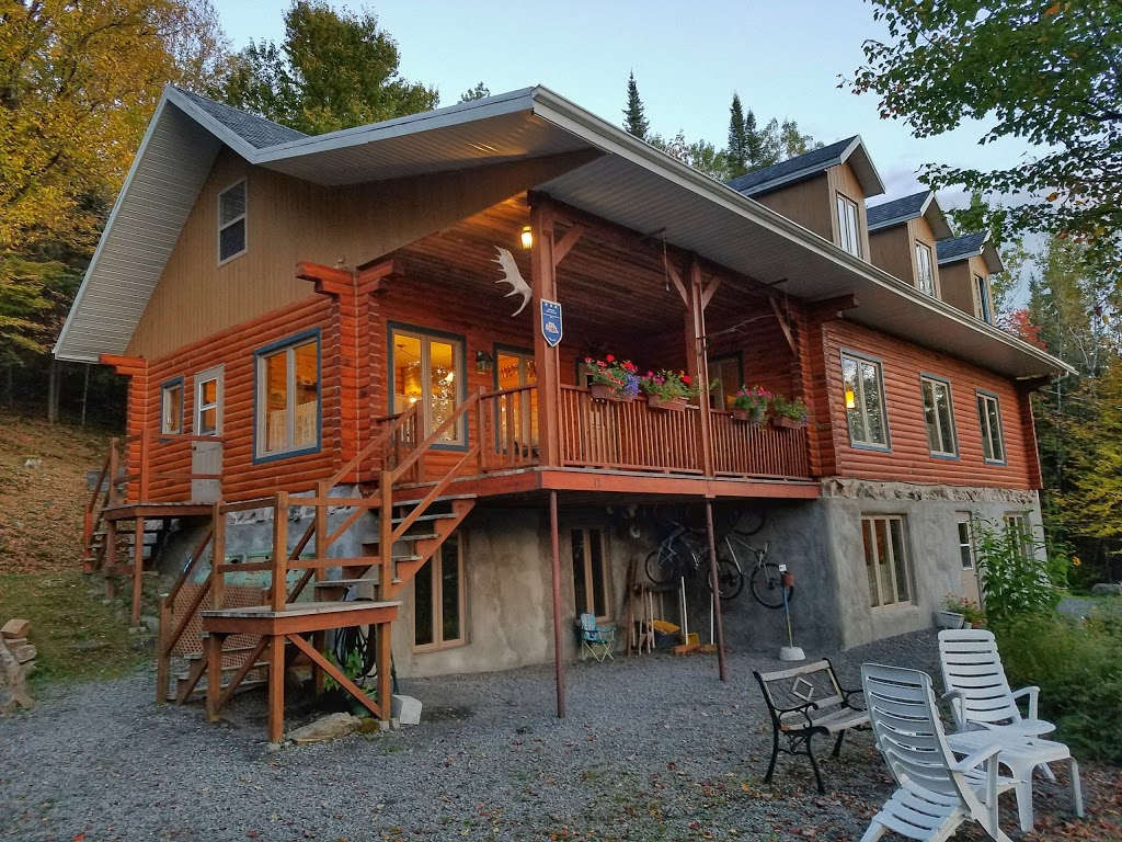 Inn of young traveler | Stoneham, QC G3C 0A1, Canada | Phone: (418) 848-7650