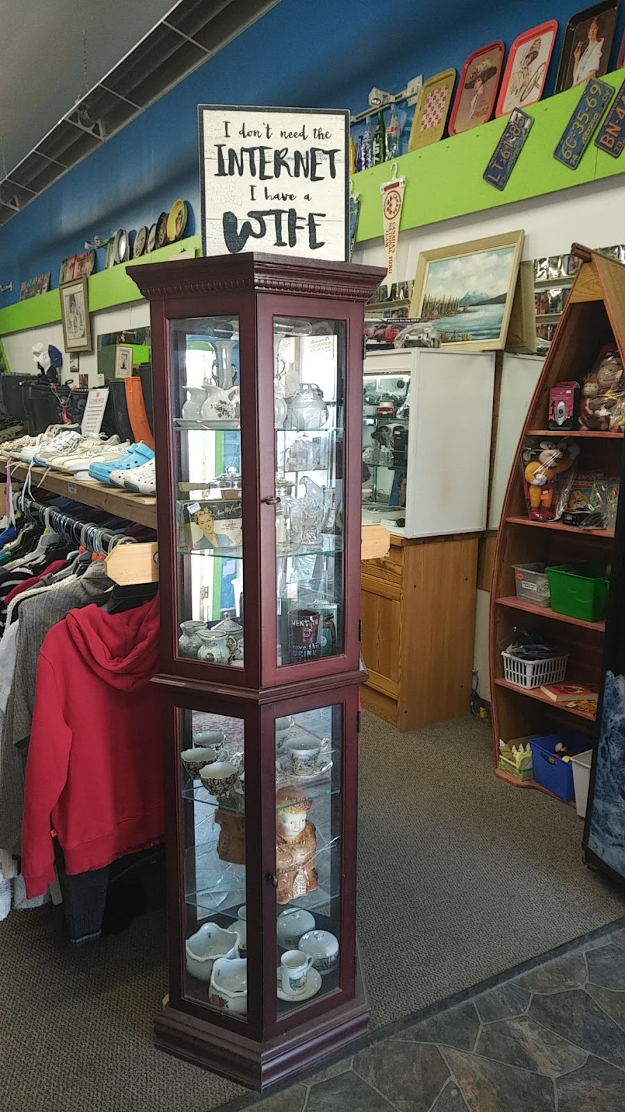 Dees Treasure Chest | 102-1610 20 St, Didsbury, AB T0M 0W0, Canada | Phone: (403) 335-5616