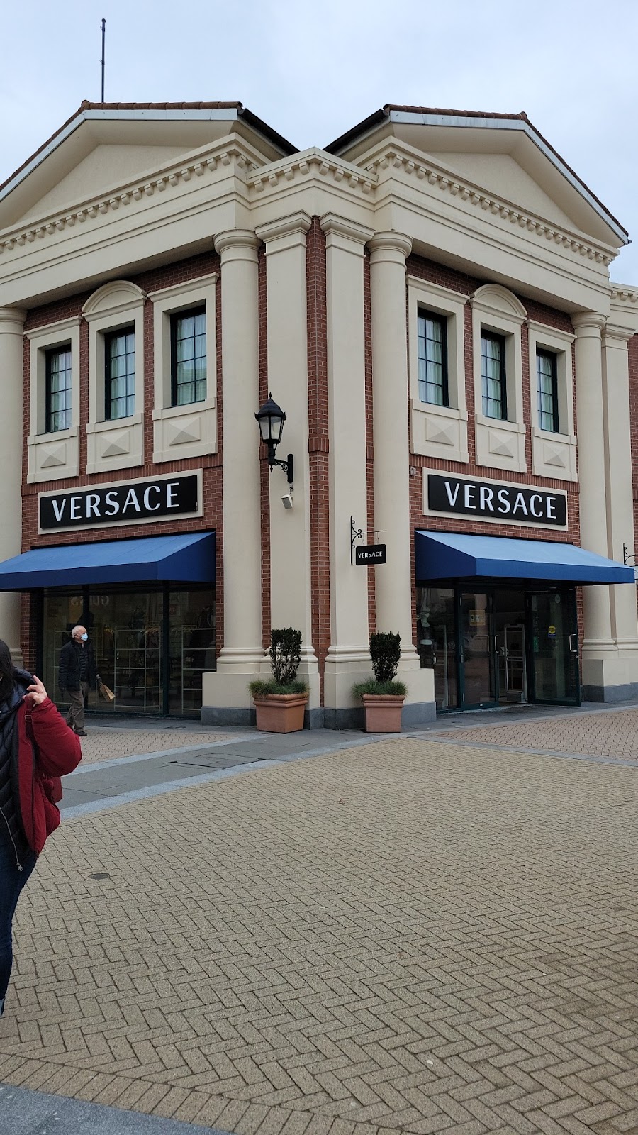 VERSACE Vancouver Designer Outlet Store | 7899 Templeton Station Rd, Richmond, BC V7B, Canada | Phone: (604) 332-4888