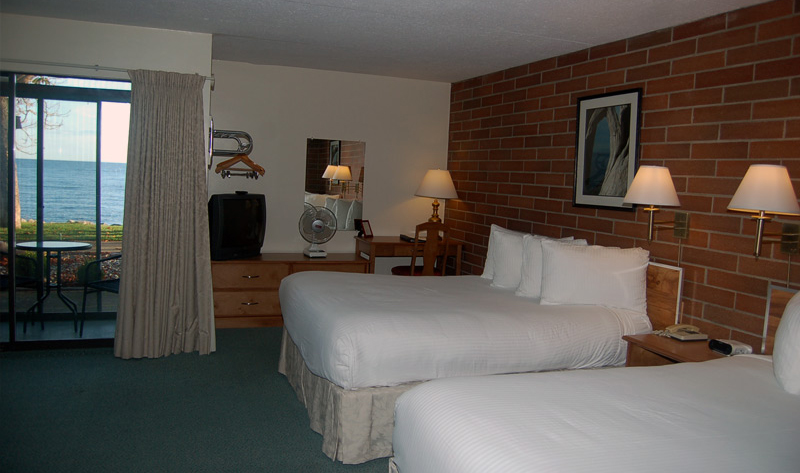 The Driftwood Inn | 5454 Trail Ave, Sechelt, BC V0N 3A0, Canada | Phone: (604) 885-5811