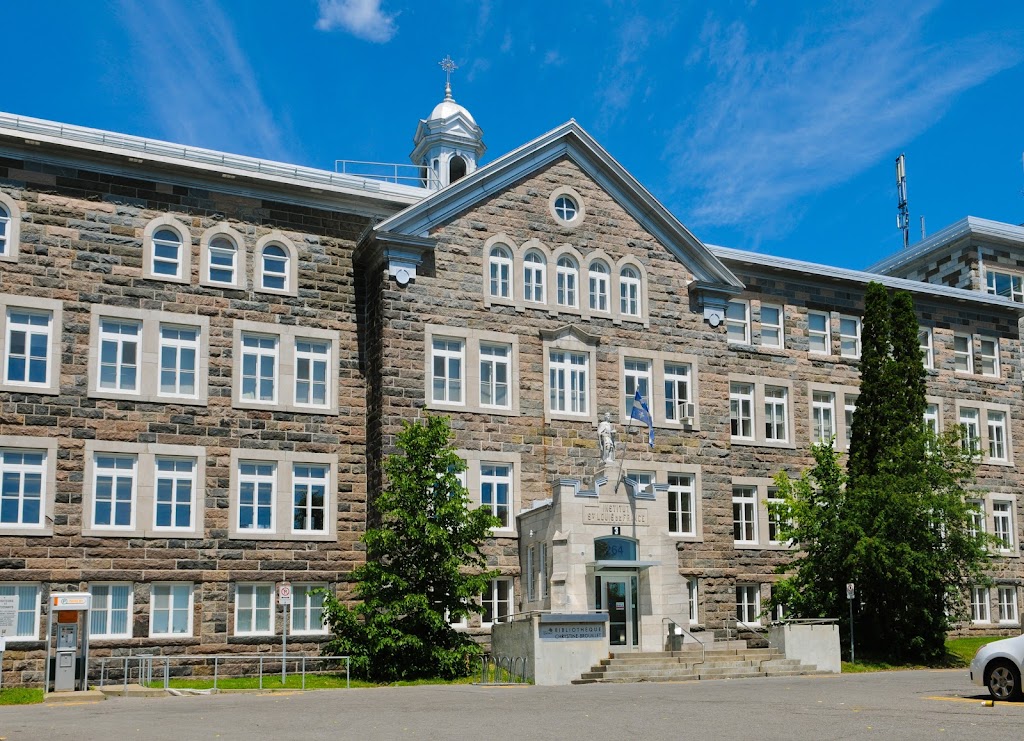 Bibliothèque Chrystine-Brouillet | 264 Rue Racine, Québec, QC G2B 1E6, Canada | Phone: (418) 641-6120