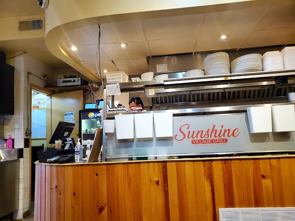 Sunshine Village Grill | 2200 Bloor St W, Toronto, ON M6S 1N4, Canada | Phone: (416) 763-1444