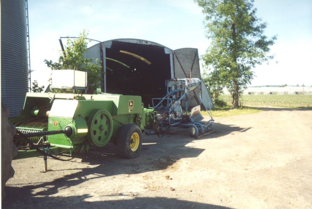 Ferme Robinson | 708 Chem. de la Rivière S, Saint-Eustache, QC J7R 0E2, Canada | Phone: (514) 473-5373