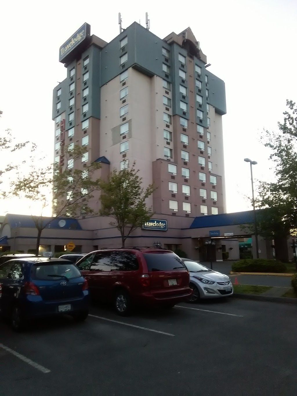 Travelodge Hotel by Wyndham Vancouver Airport | 3071 St Edwards Dr, Richmond, BC V6X 3K4, Canada | Phone: (604) 278-5155
