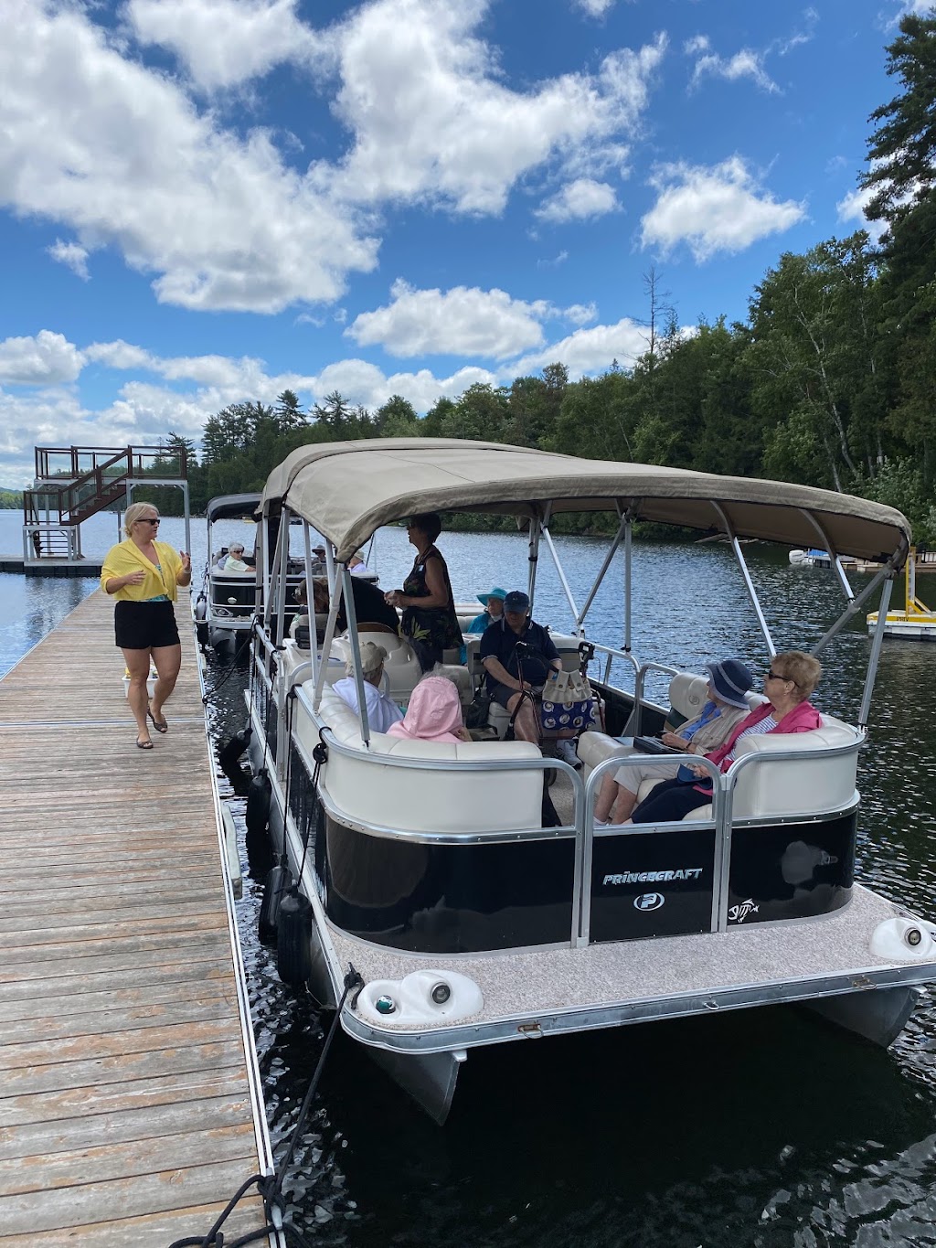 Location de ponton Lucky Jack Pontoon Rental | 15 Chem. du Croquet, Val-des-Monts, QC J8N 1J4, Canada | Phone: (819) 639-0064