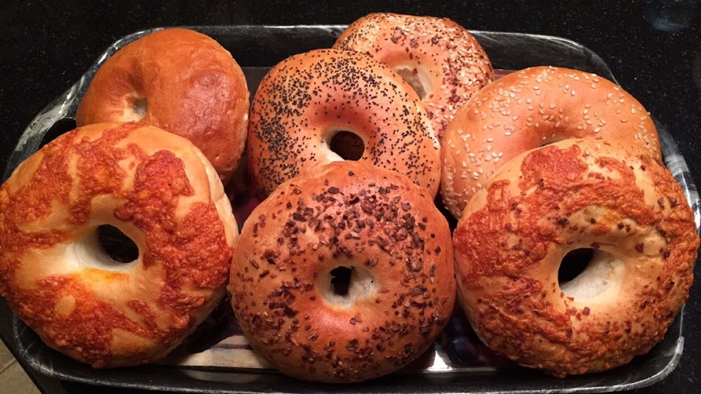 Bagelinos The Bagel Co. | 809 7 St SW, Calgary, AB T2P 1Z5, Canada | Phone: (403) 265-2118