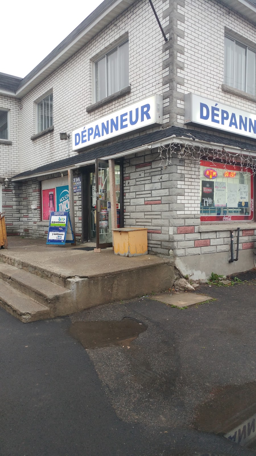 Dépanneur Yao | 680 Rue Saint-Jean, Longueuil, QC J4H 2Y7, Canada | Phone: (450) 442-3966