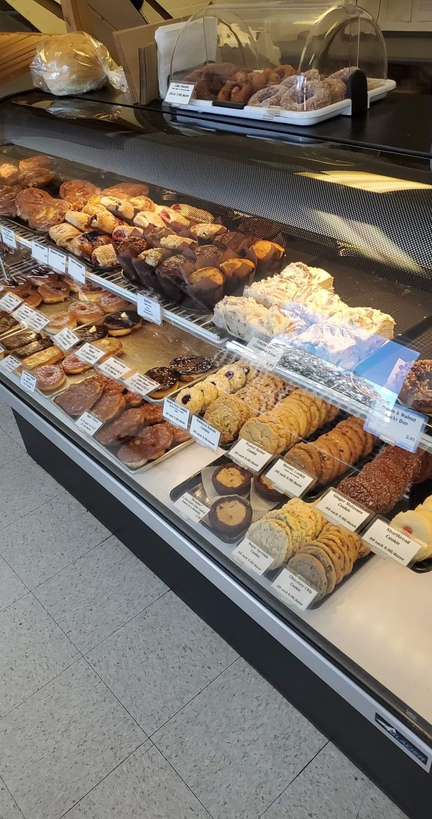 The Rolling Pin Bakery | 821E 6 Ave, Hope, BC V0X 1L0, Canada | Phone: (604) 869-9886