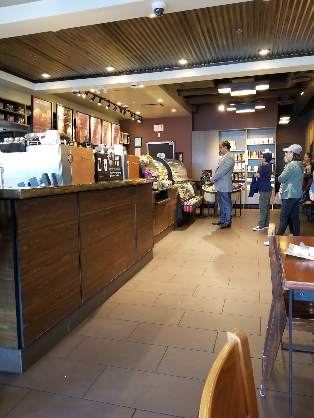 Starbucks | 1221 Canyon Meadows Dr SE, Calgary, AB T2J 6G2, Canada | Phone: (403) 278-8334