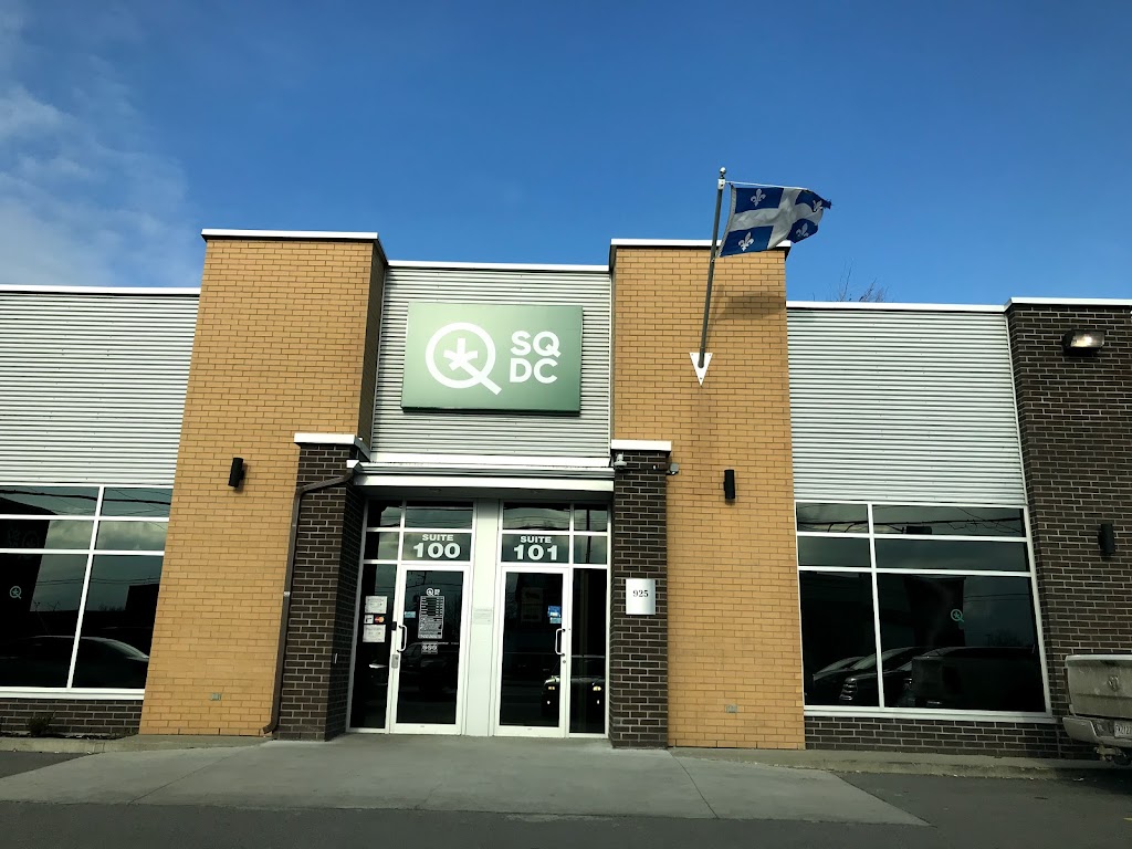 SQDC - Valleyfield | 925 Bd Monseigneur-Langlois, Salaberry-de-Valleyfield, QC J6S 1B8, Canada | Phone: (450) 219-2004