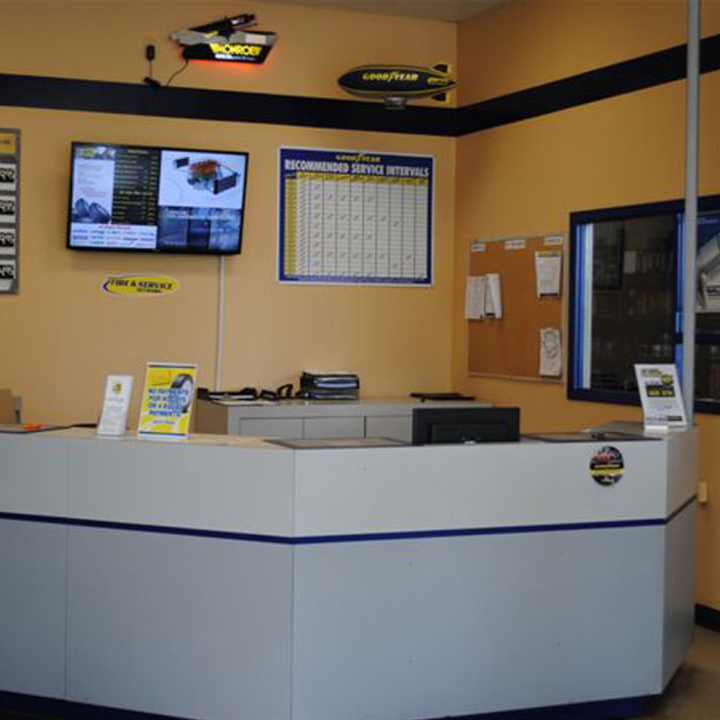 Beverly Tire & Auto | 215 Weber St N, Waterloo, ON N2J 3H5, Canada | Phone: (519) 884-3990