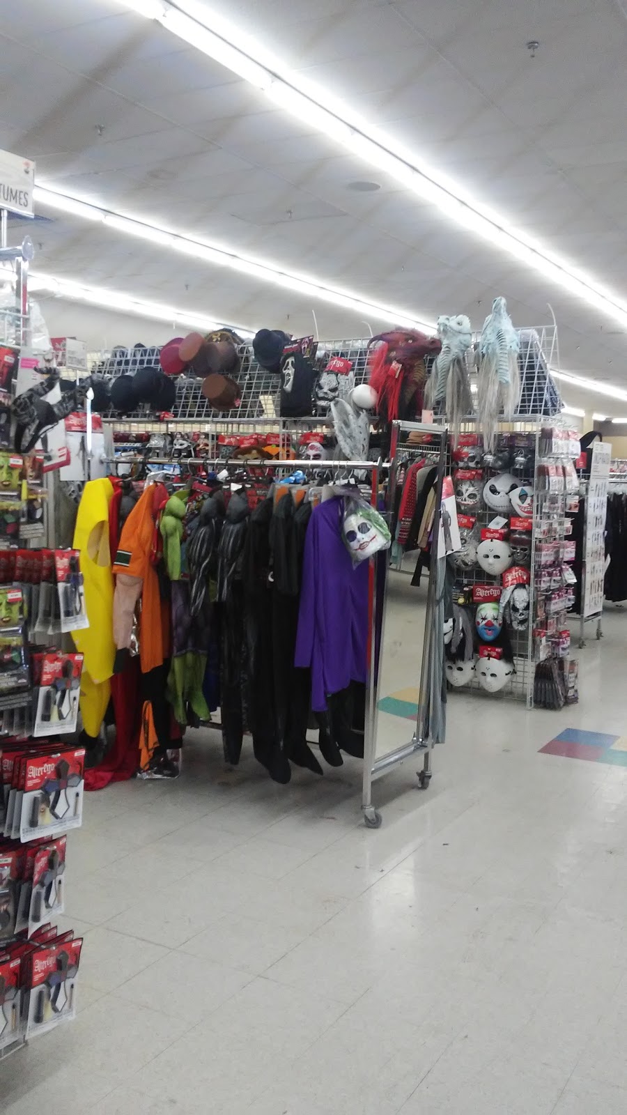 Value Village | 1824 Bank St, Ottawa, ON K1Z 7Y6, Canada | Phone: (613) 526-5551