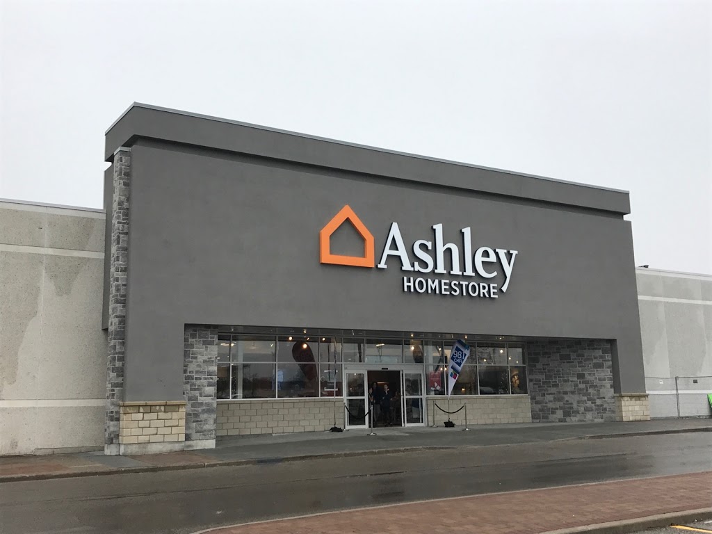 Ashley HomeStore | 45 Red Maple Rd, Richmond Hill, ON L4B 4M6, Canada | Phone: (905) 763-6020