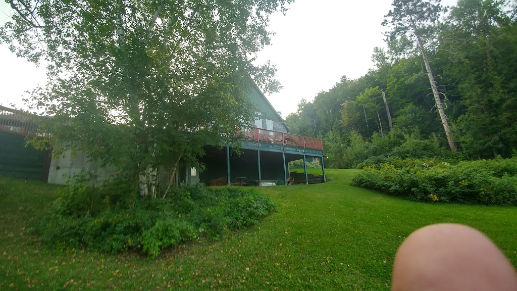 Auberge des Deux Rives | 339 chemin du Lac Ste-Marie Kazabazua, Lac-Sainte-Marie, QC J0X 1Z0, Canada | Phone: (819) 467-3797