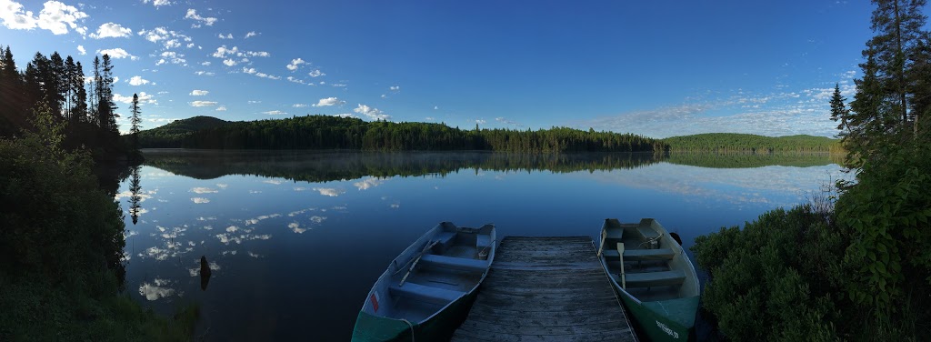 Chalet "Des Chicots" | Lac Robinson, QC, Lac-Lapeyrère, QC G0A, Canada | Phone: (800) 665-6527