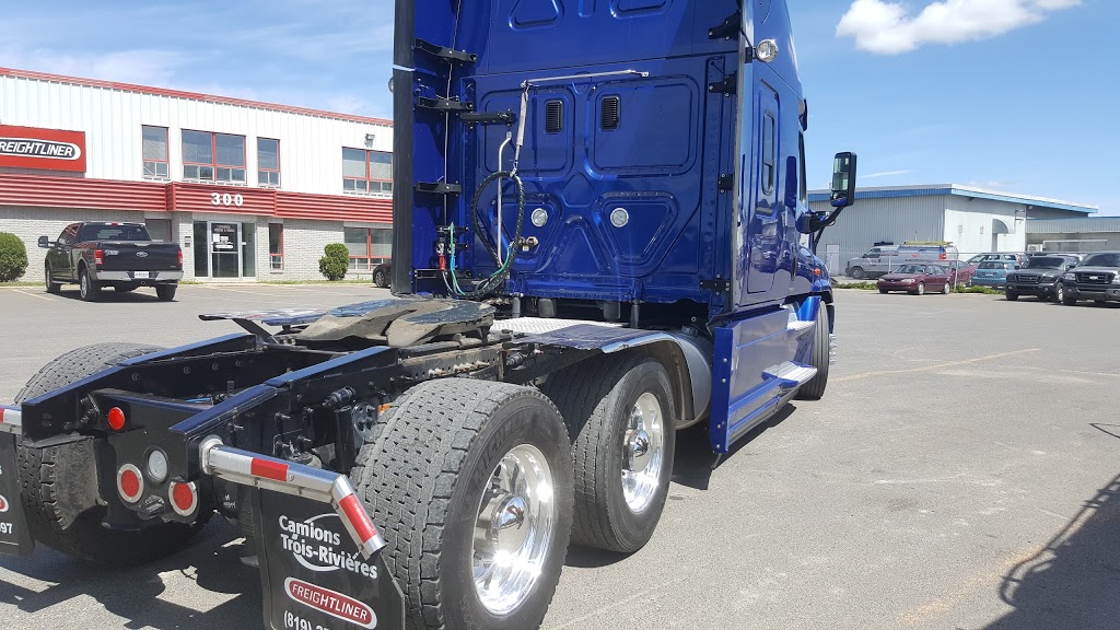 CAMIONS TROIS-RIVIÈRES | 300 Rue Quenneville, Trois-Rivières, QC G9B 1X6, Canada | Phone: (819) 377-9997