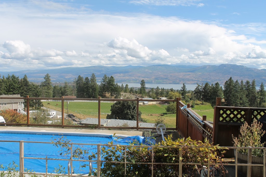 Monkeys B&B | 2741 Sugosa Pl, West Kelowna, BC V4T 2X3, Canada | Phone: (778) 363-6363