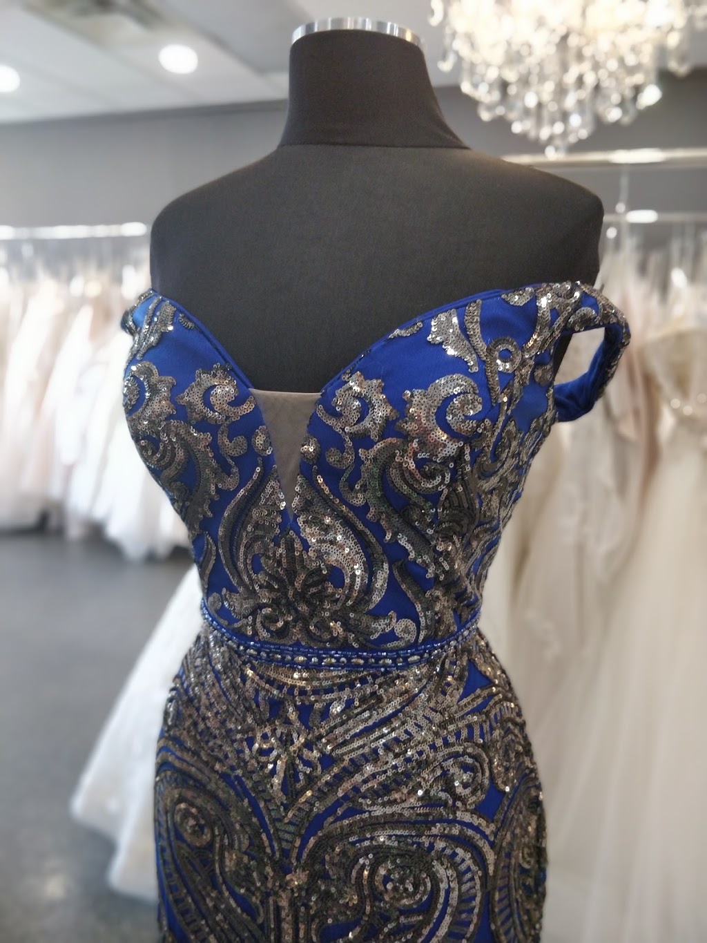 His & Hers Wear & Bridal | 828 Ottawa St, Windsor, ON N8X 2C7, Canada | Phone: (519) 977-0478