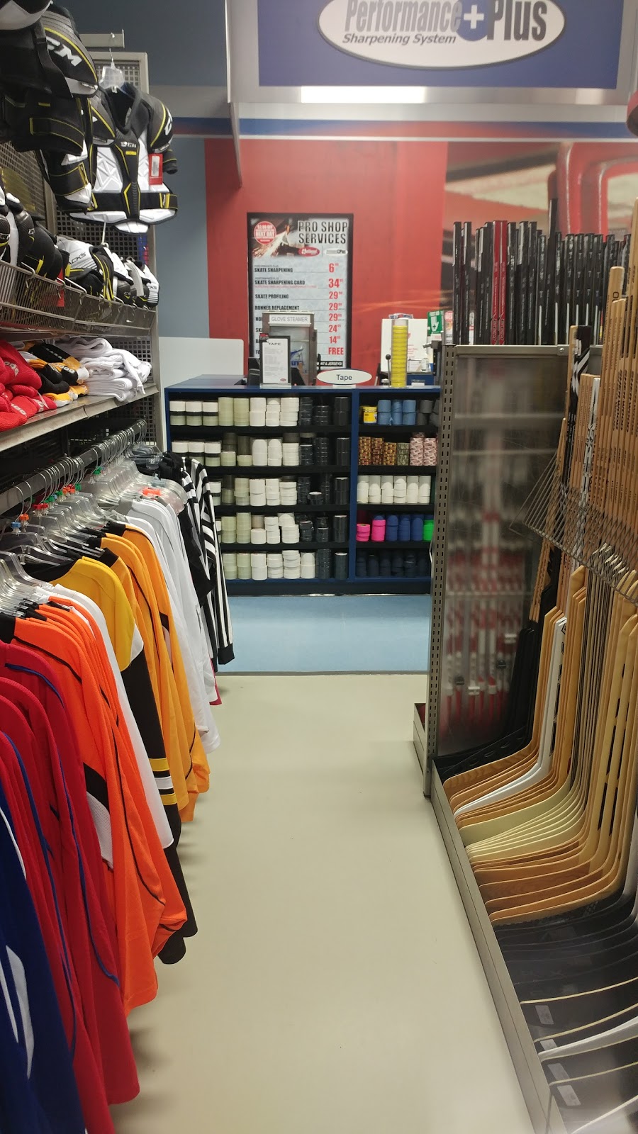 National Sports - Barrie | 353 Bayfield St, Barrie, ON L4M 3C3, Canada | Phone: (705) 725-0434